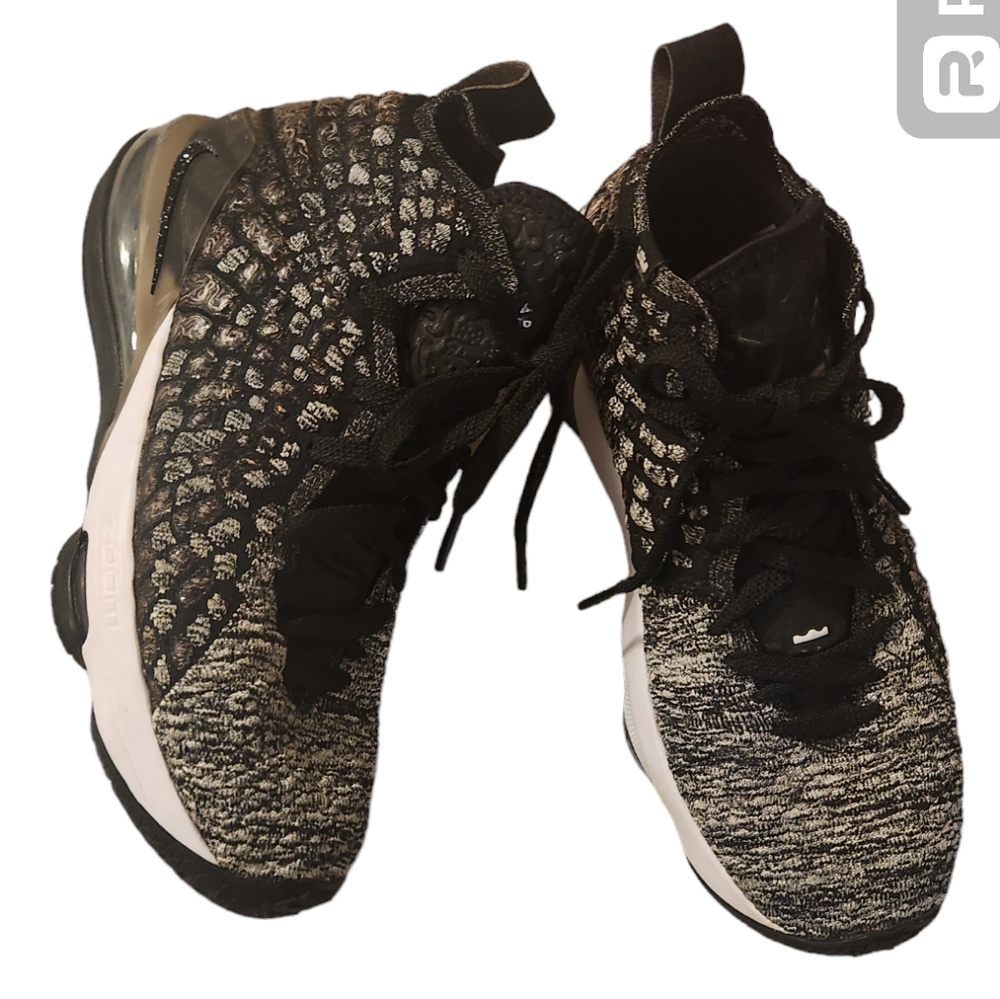 Nike Lebron 17 In the Arena Oreo Sneakers